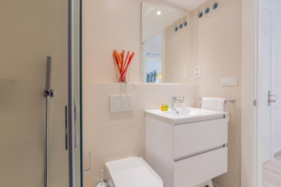 Minty Stay - Modern La Merced Malaga Bagian luar foto
